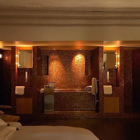 Casa de hóspedes Chateau Le Rosey 4*