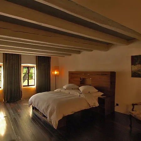 Гостевой дом Chateau Le Rosey Ньон