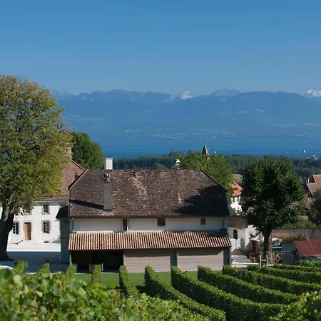 Гостевой дом Chateau Le Rosey Ньон